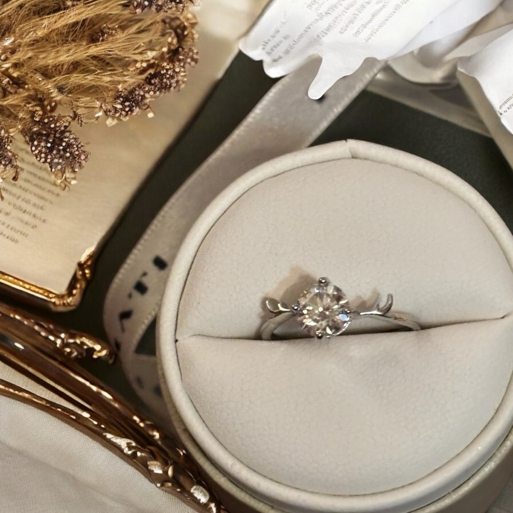 1 CTW Moissanite Ring